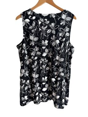 NWT Chico's Black and White Knit Floral Tunic Tank Top XL